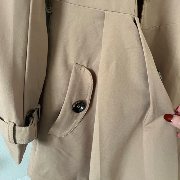Lanxin Classic Tan Coat - Picture 2 of 7
